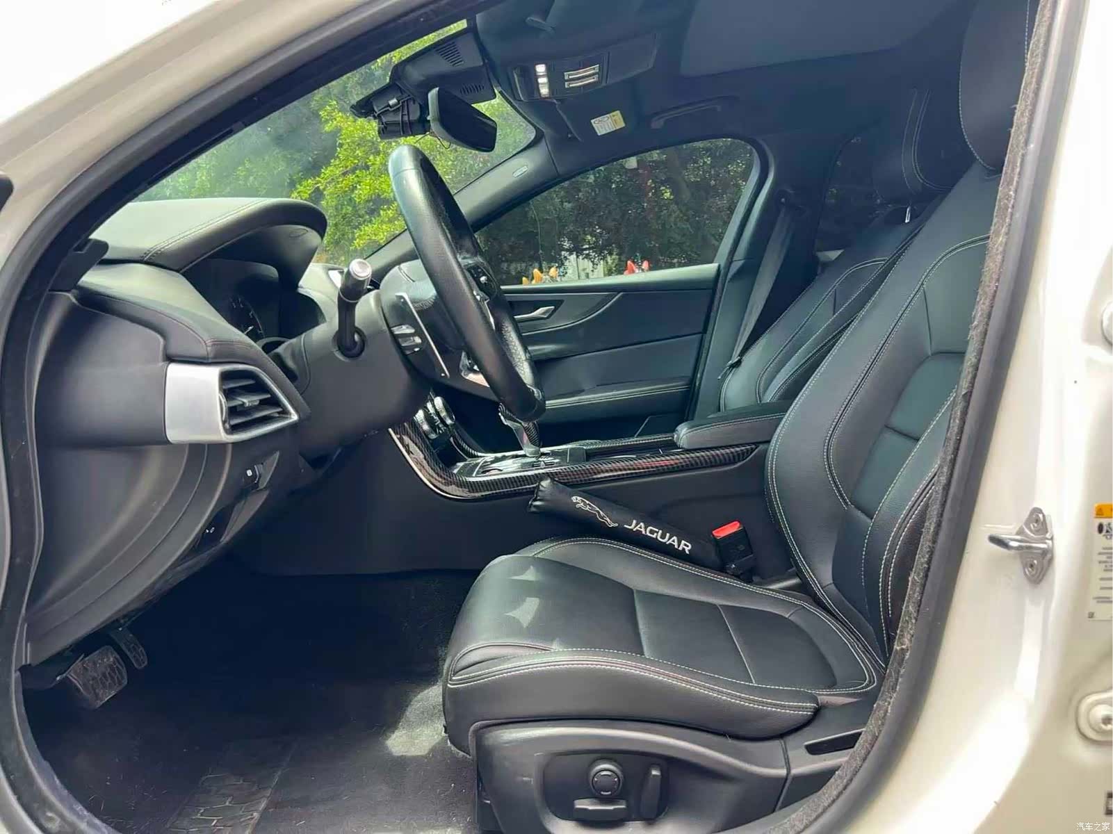 Land Rover XEL, 2020 4