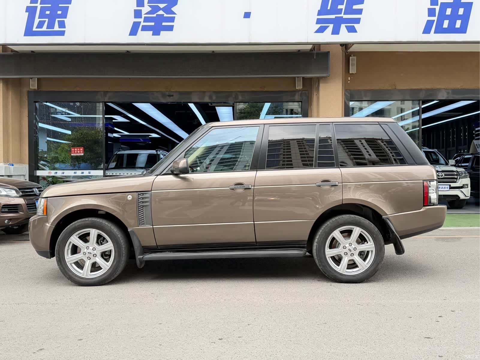 Land Rover Range Rover, 2011 11