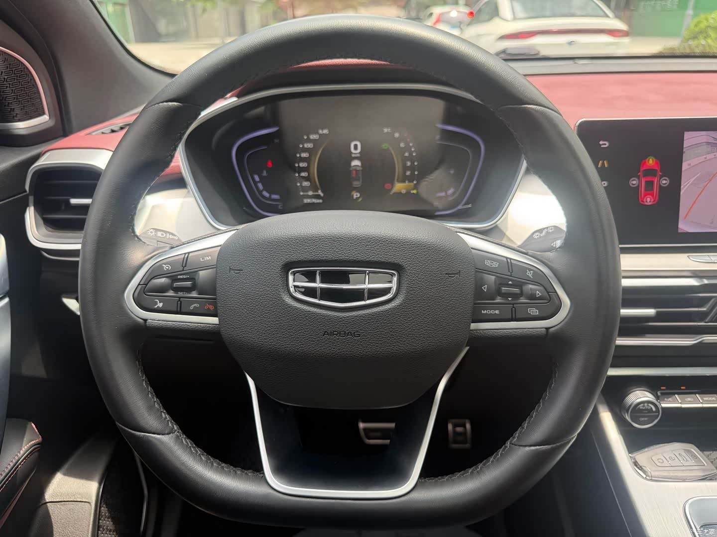 Geely Coolray, 2021 13