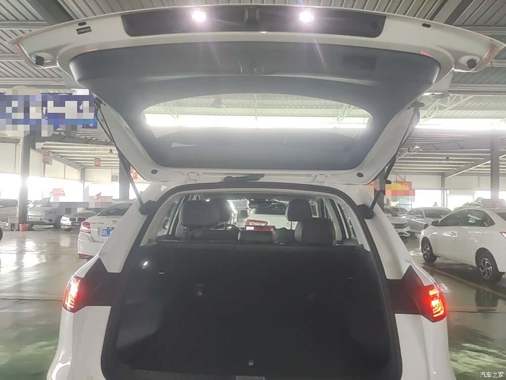 Geely Galaxy E5, 2026 19