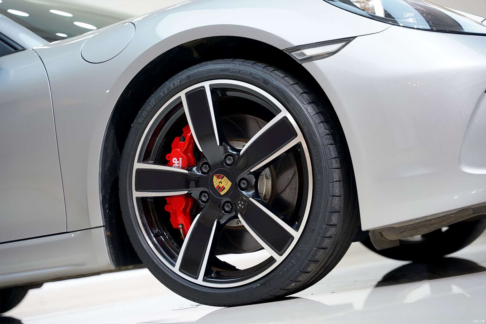 Porsche Cayman, 2019 10