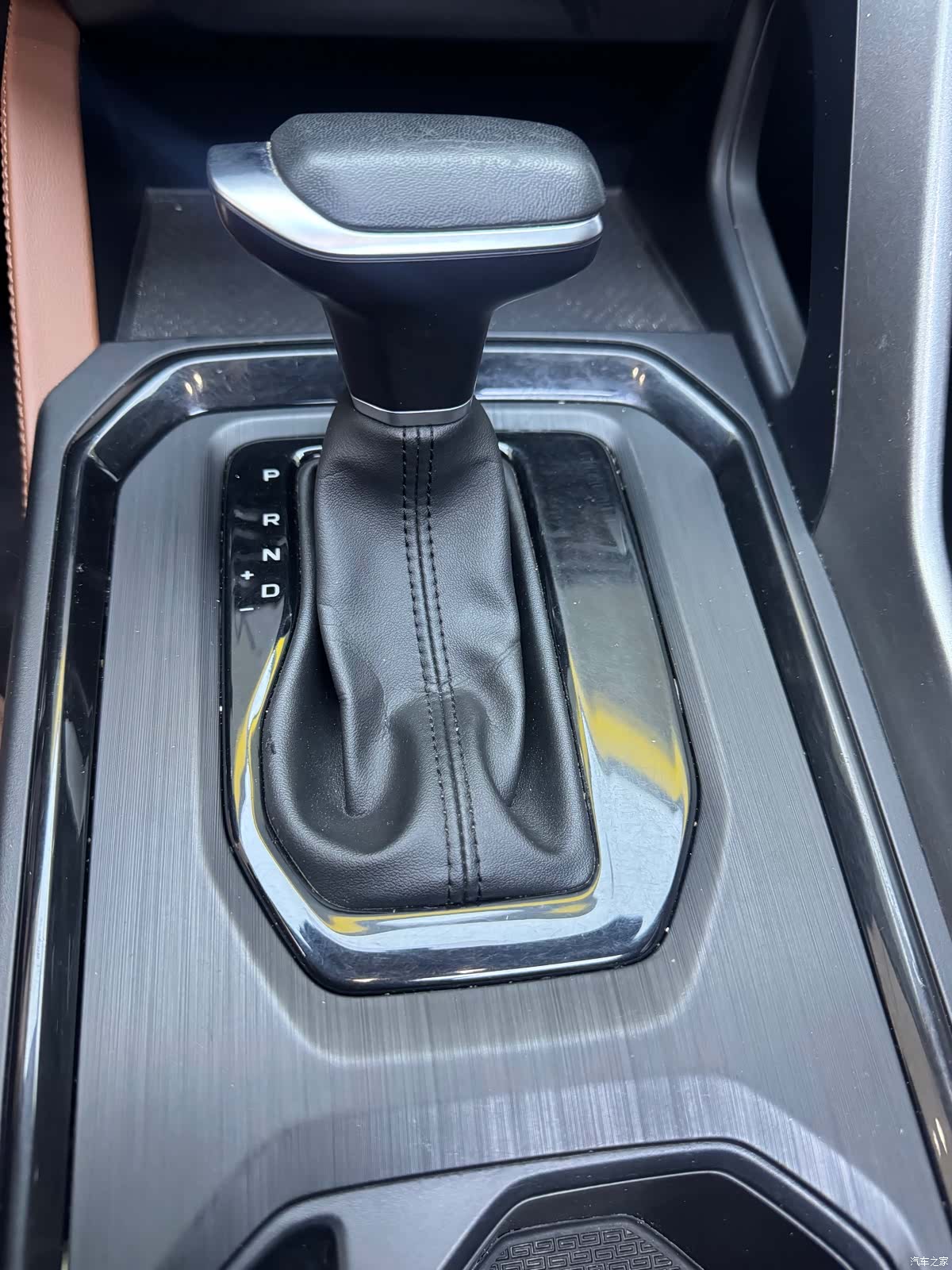 Geely X6, 2023 25