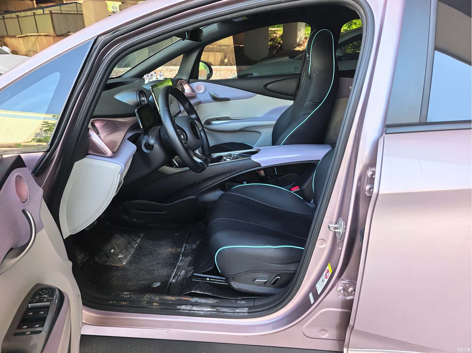 BYD Dolphin, 2022 3