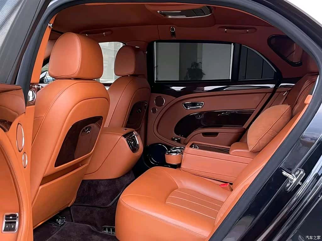 Bentley Mulsanne, 2011 9