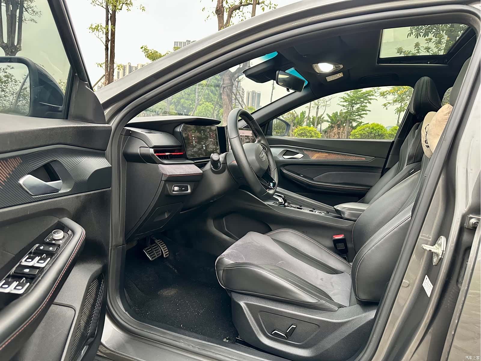 Geely Binray, 2022 8