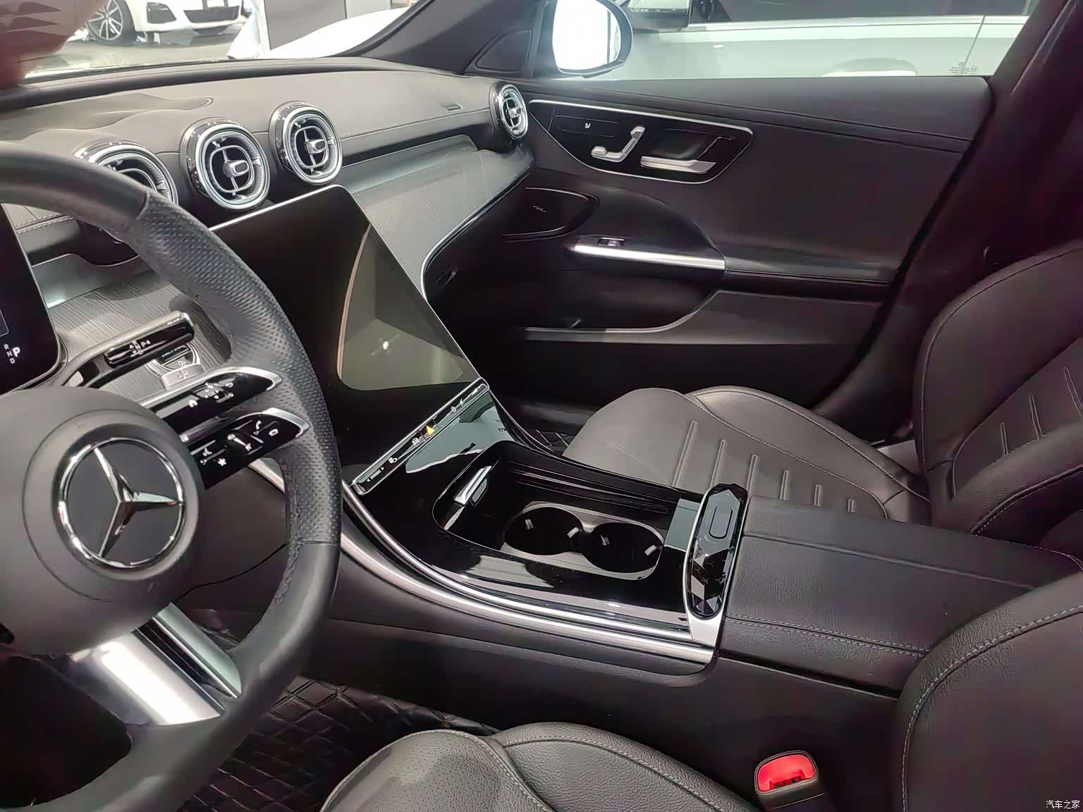 Mercedes-Benz C-Class, 2024 10