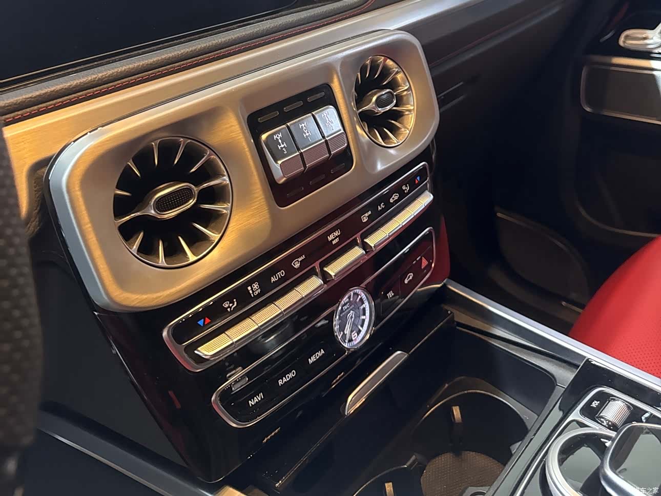 Mercedes-Benz G-Class, 2019 12