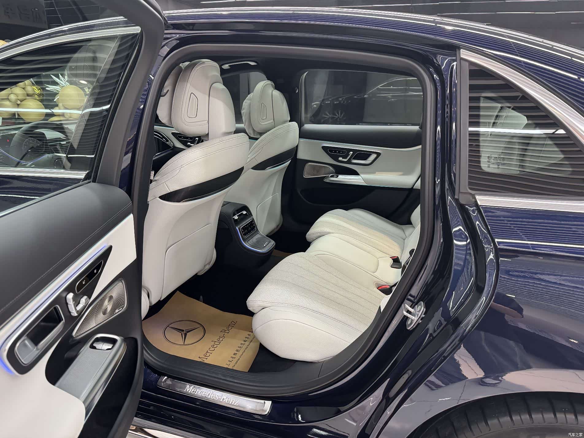 Mercedes-Benz E-Class, 2023 17