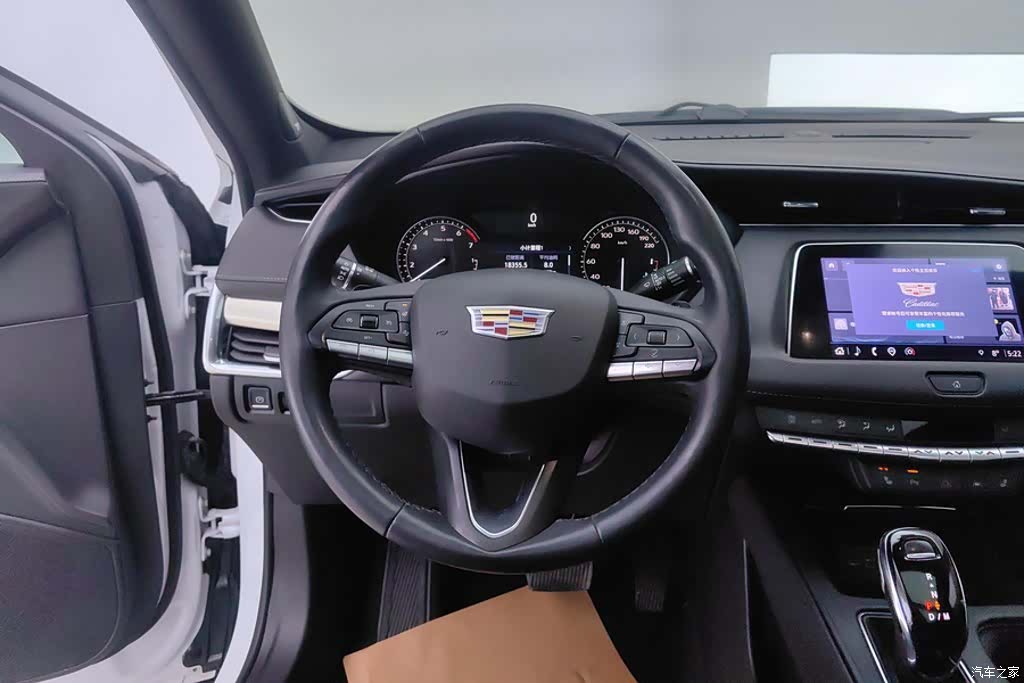 Cadillac XT4, 2022 15