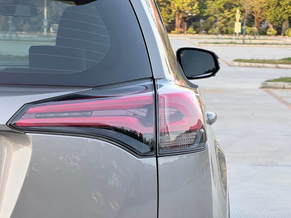 Toyota RAV4 Rongfang