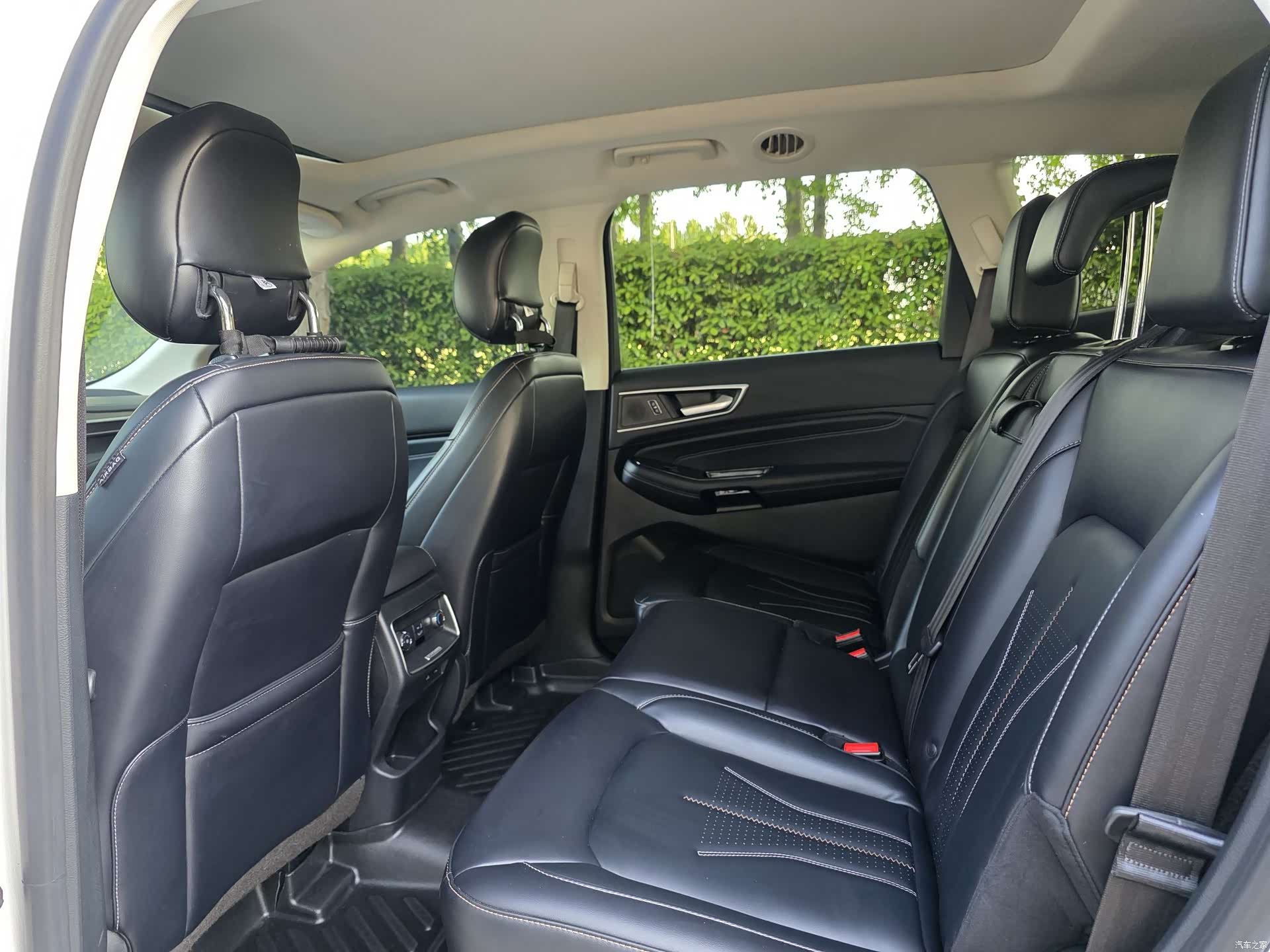 Ford Edge, 2022 все фото