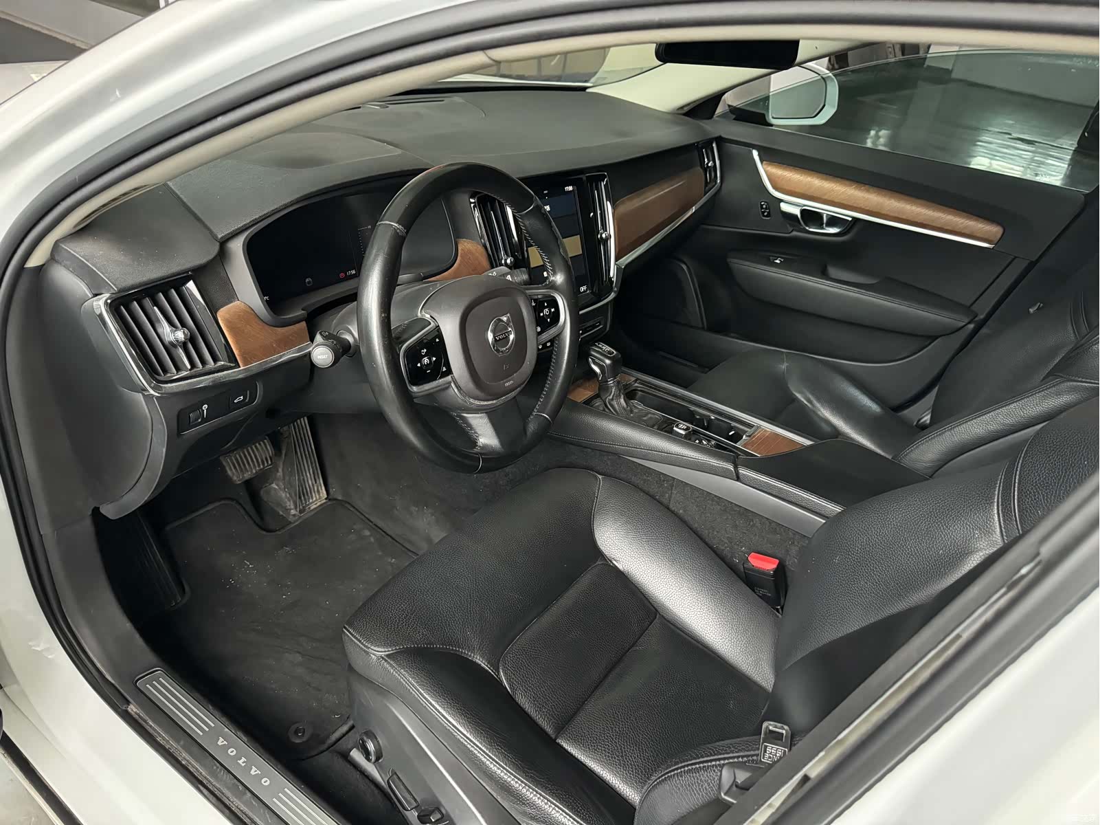 Volvo S90, 2019 все фото
