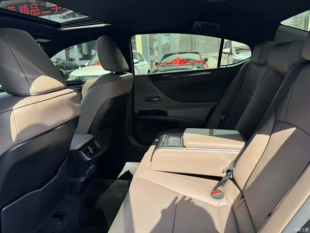 Lexus ES, 2020 8