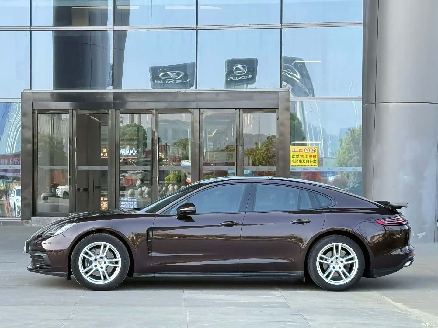 Porsche Panamera, 2018 3