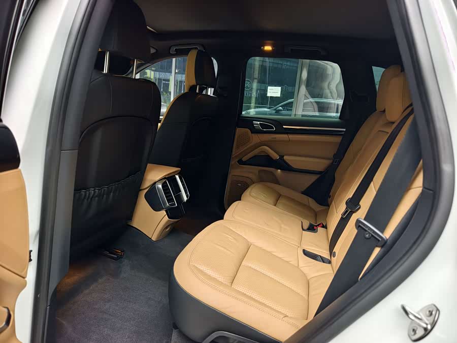 Porsche Cayenne 2015, фото 10