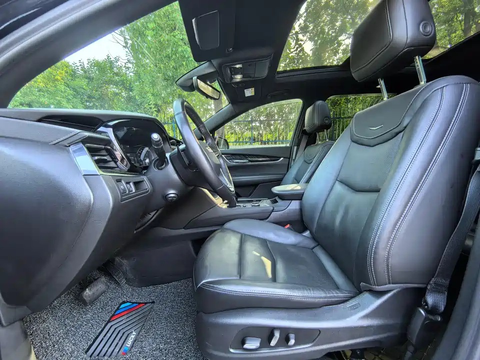 Cadillac XT6