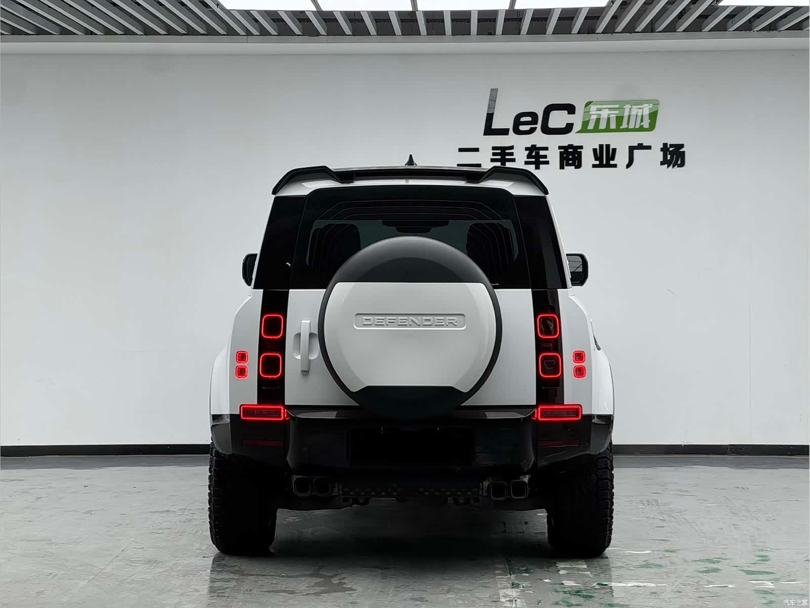 Land Rover Defender, 2025 все фото