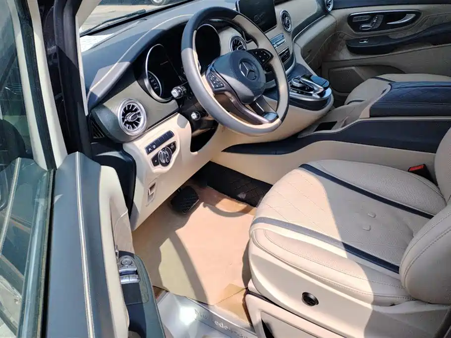 Mercedes-Benz V-class