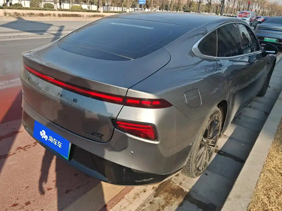 XPENG P7