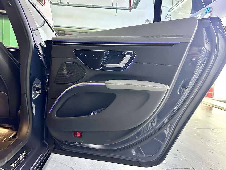 Mercedes-Benz EQS Mercedes-Benz EQS