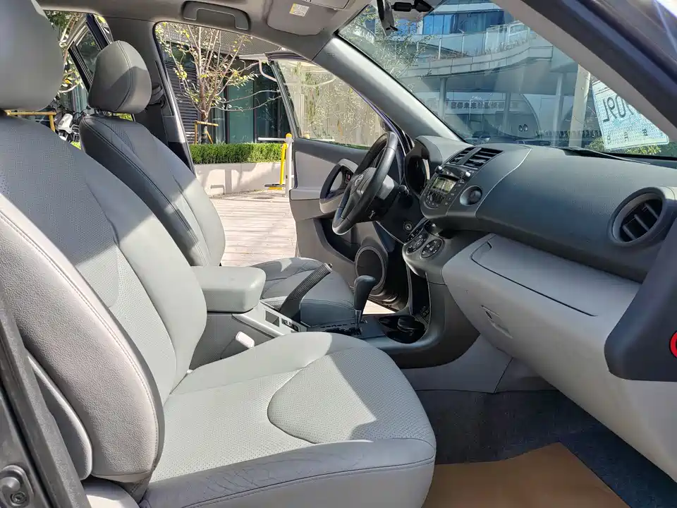 Toyota RAV4 Rongfang