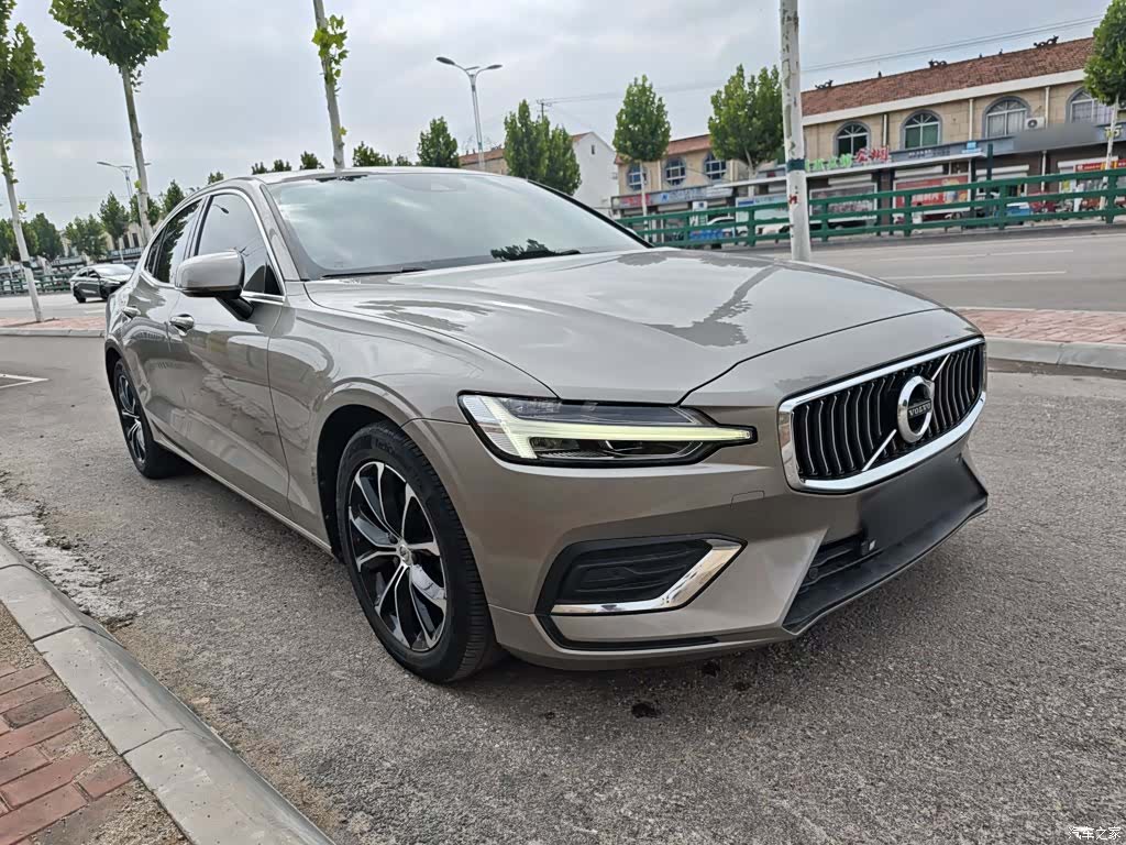 Volvo S60, 2021 4