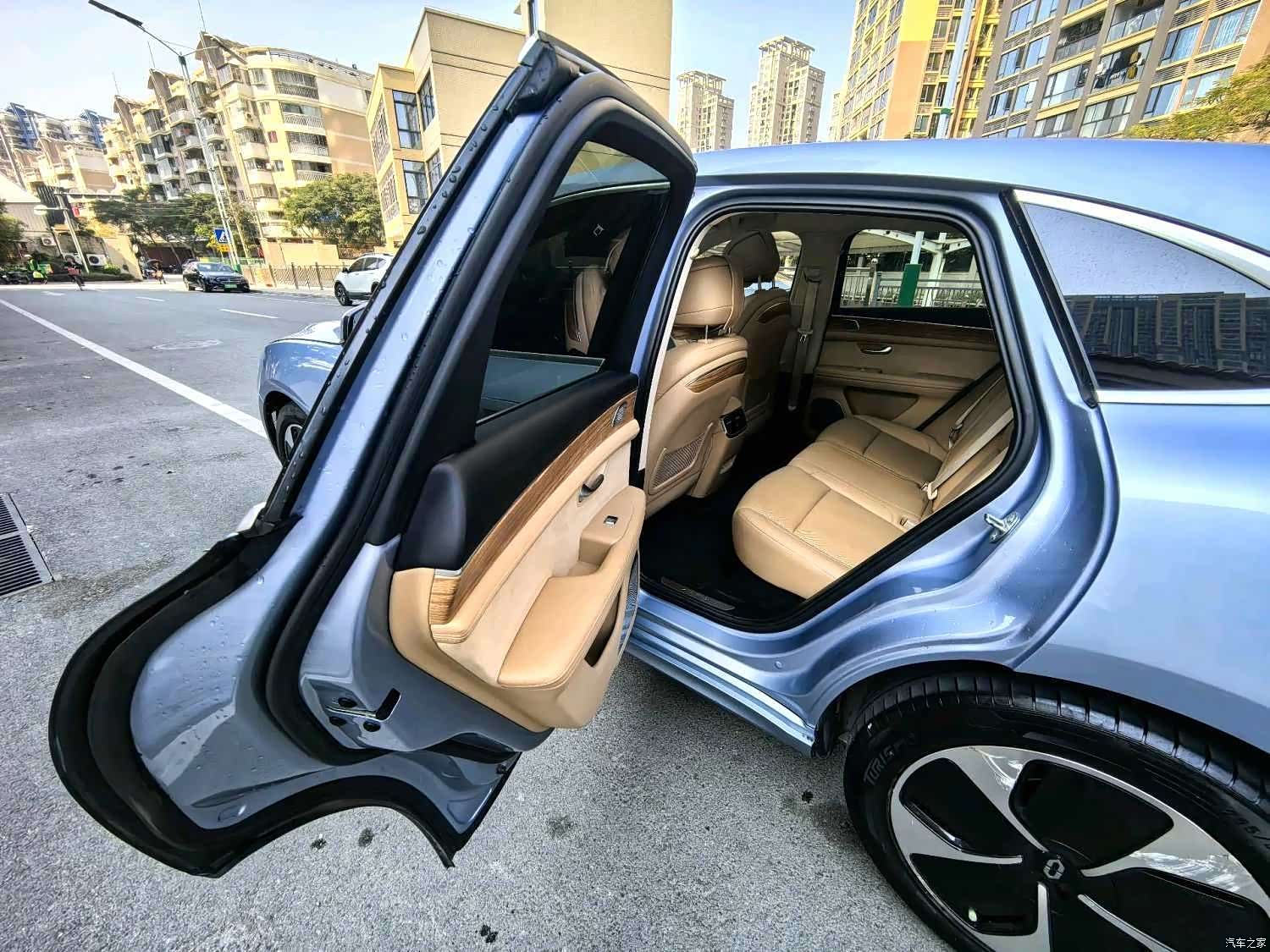 AITO M5, 2023 все фото