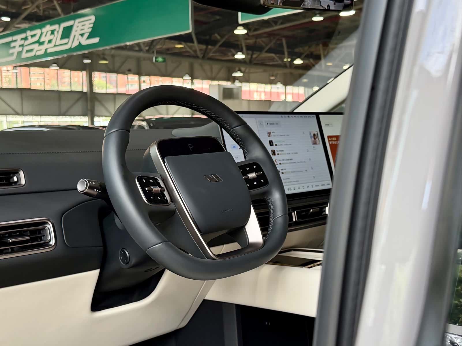 Li Auto MEGA, 2025 4
