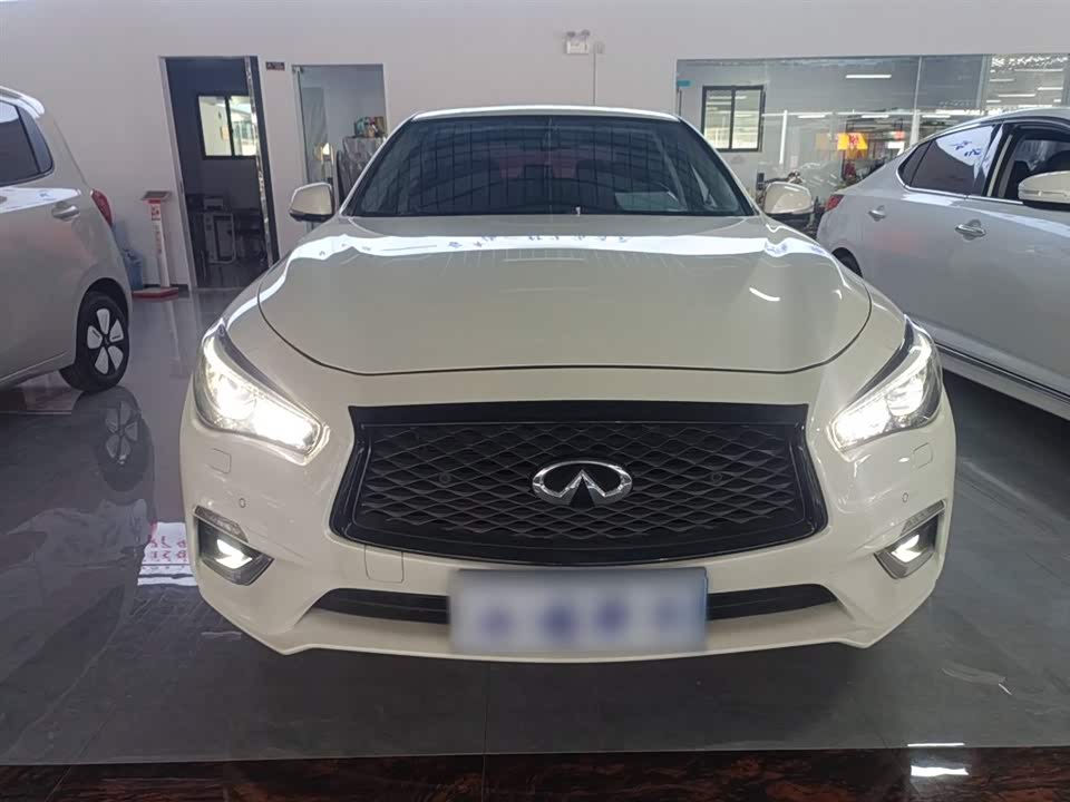 Infiniti Q50L