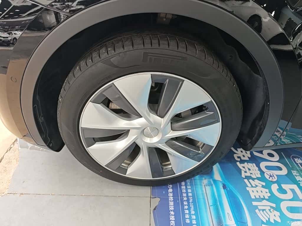 Tesla Model Y, 2023 23