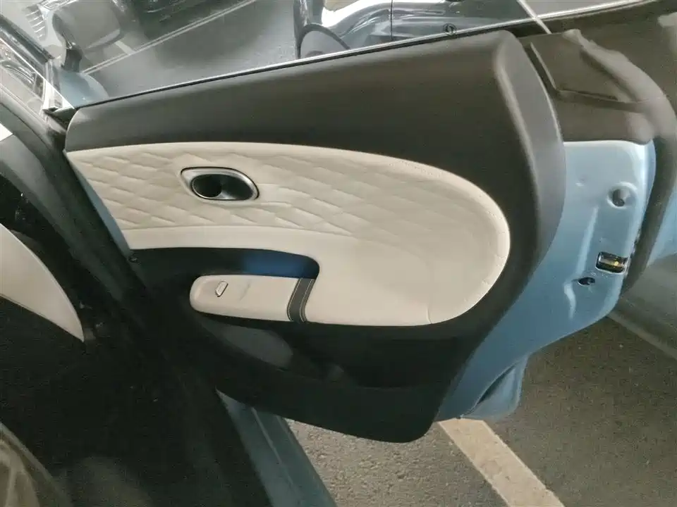 Dongfeng Nammi Nano 01