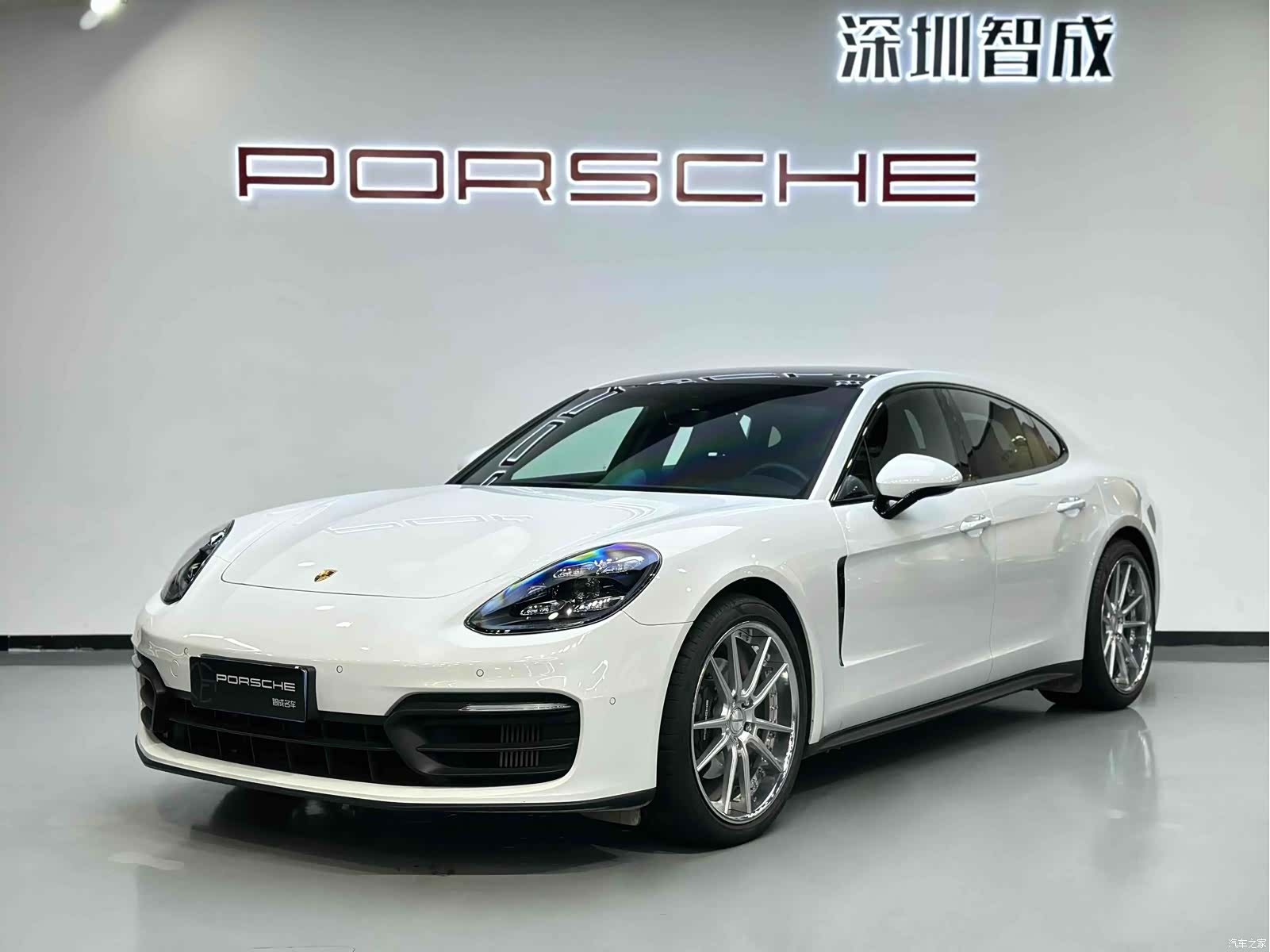 Porsche Panamera, 2023 1