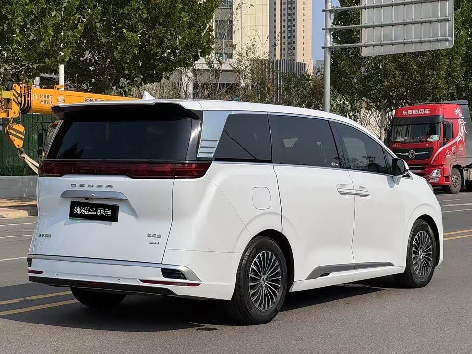 Denza D9 Denza D9