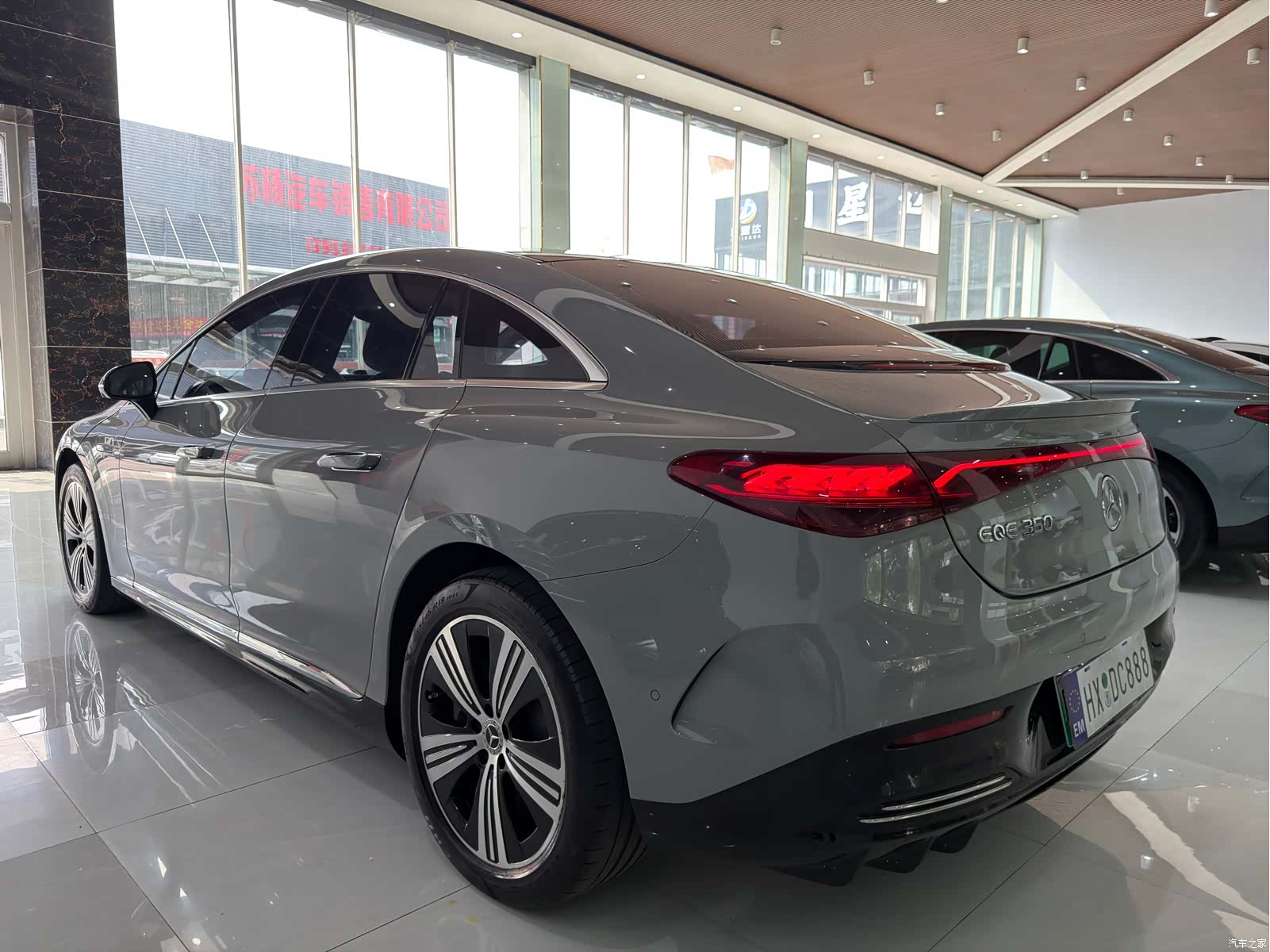 Mercedes-Benz EQE, 2023 16
