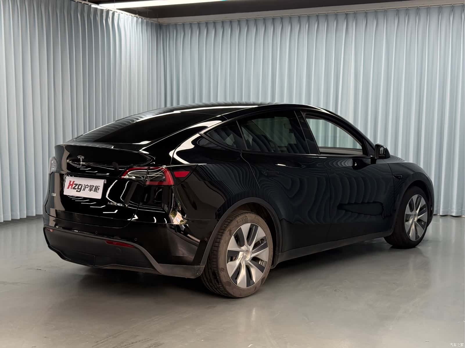 Tesla Model Y, 2021 3