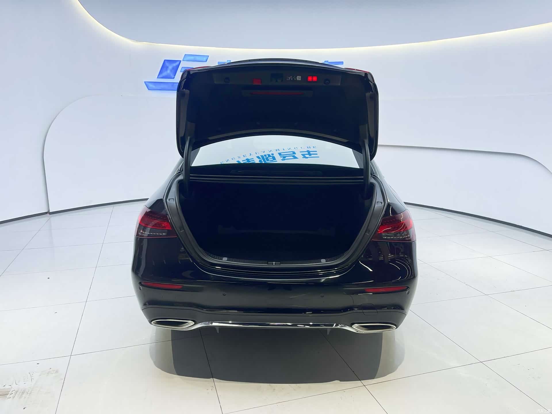 Mercedes-Benz E-Class, 2023 все фото