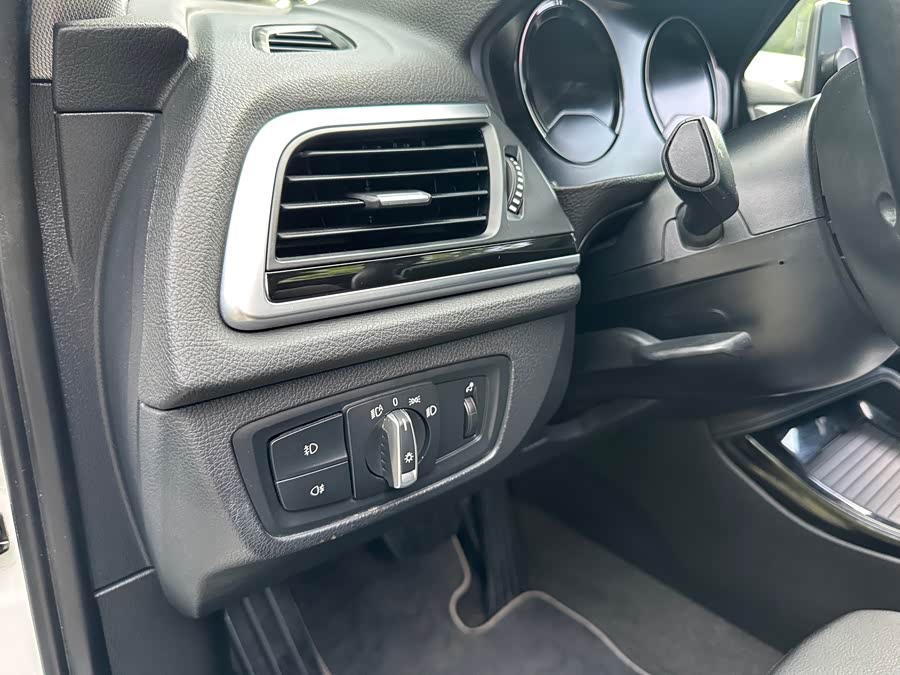 BMW 1 Series 2018, фото 19
