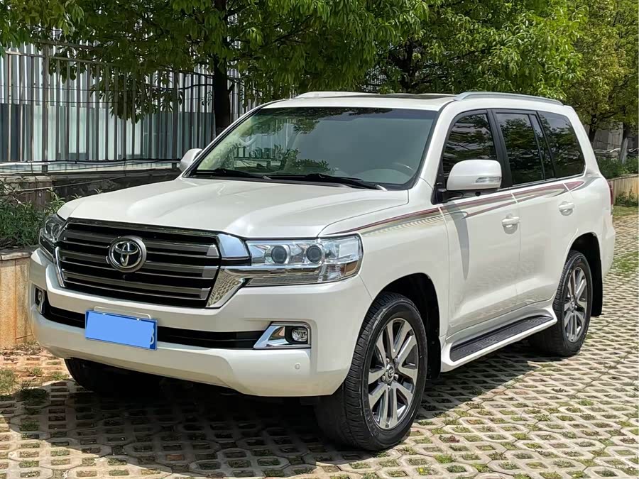 Toyota Land Cruiser 2019, фото 3