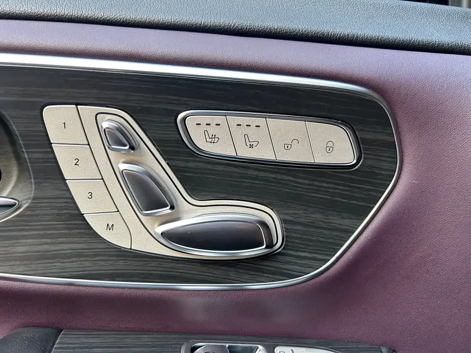 Mercedes-Benz V-class