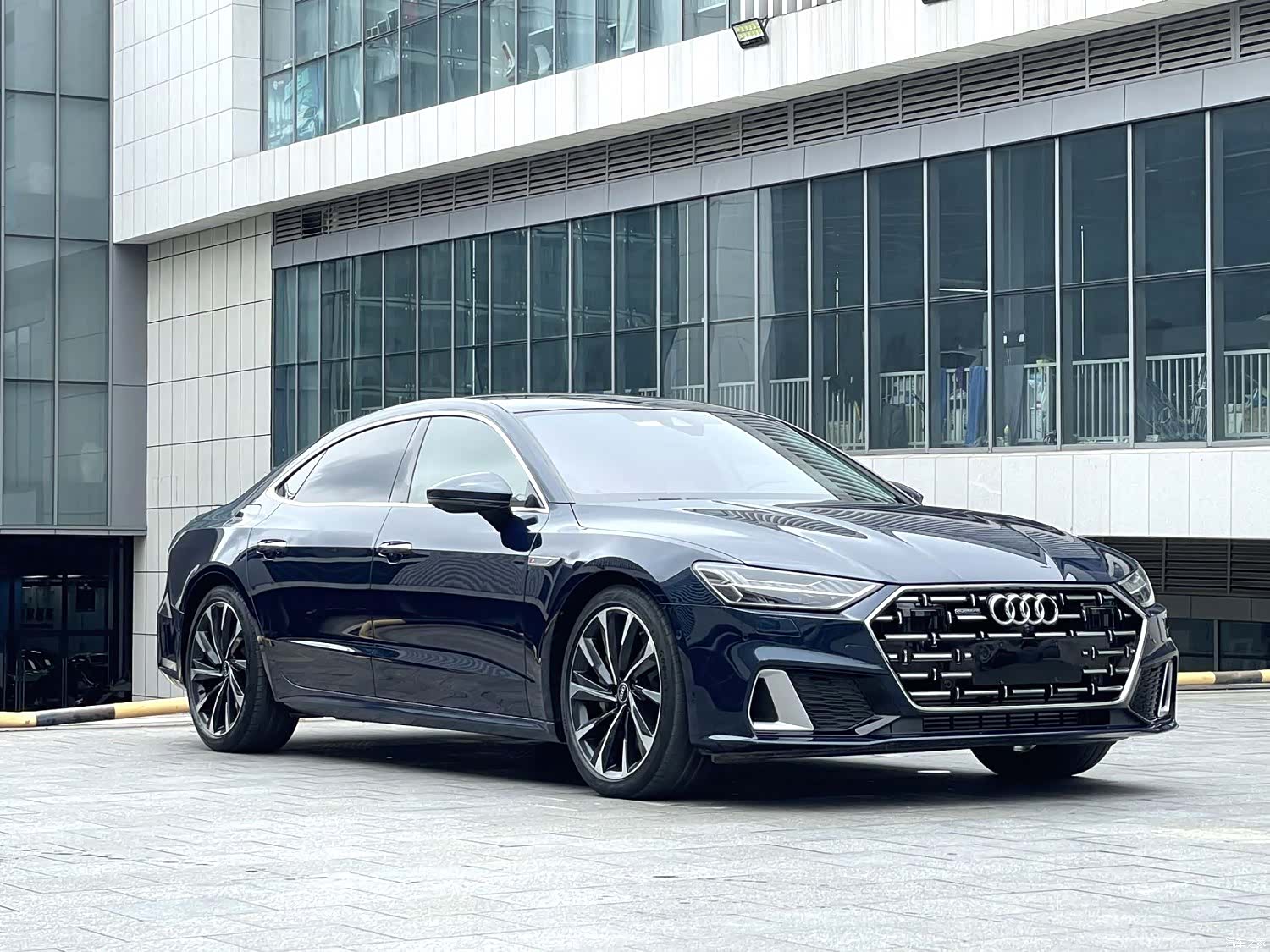 Audi A7L, 2026 3