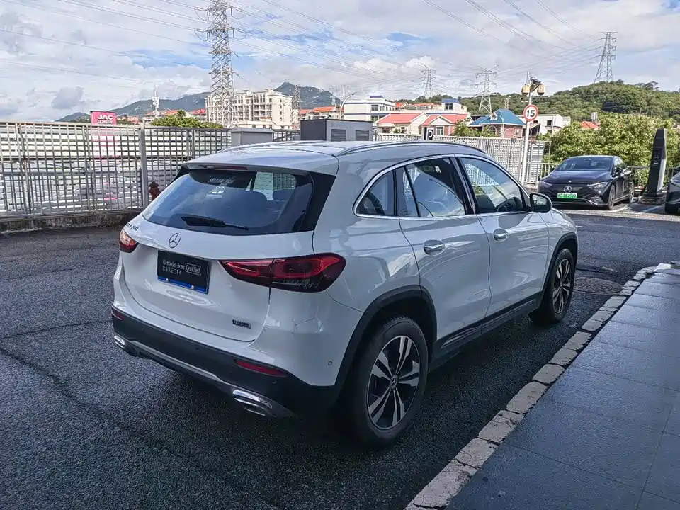 Mercedes-Benz GLA