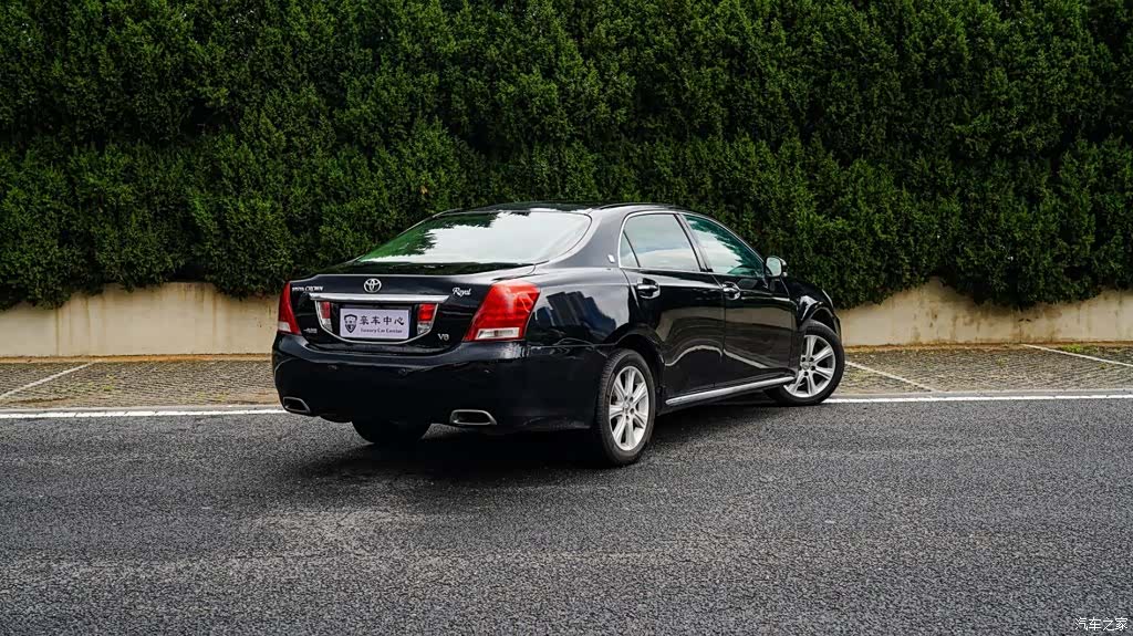 Toyota Crown, 2010 6