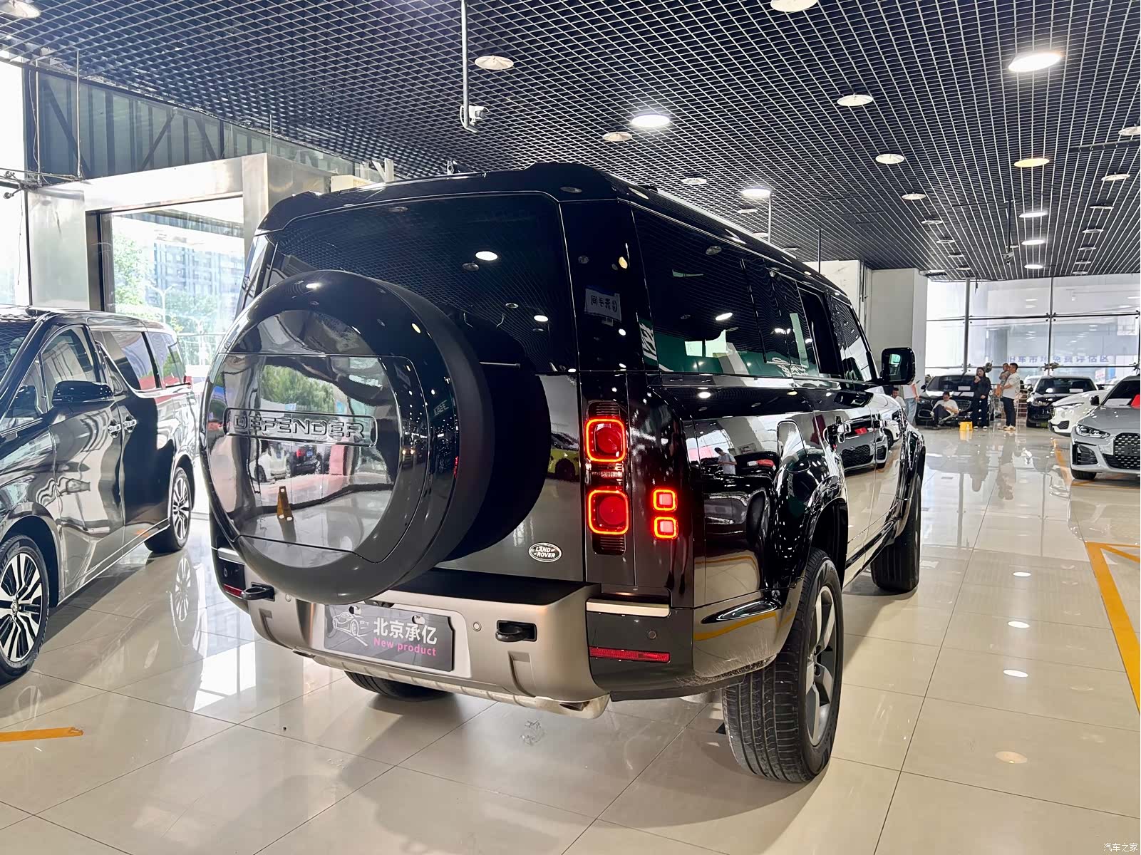 Land Rover Defender, 2025 16