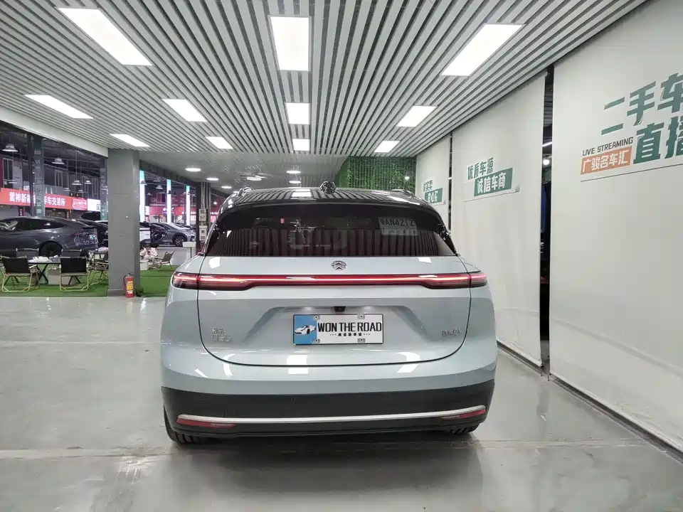 NIO ES6