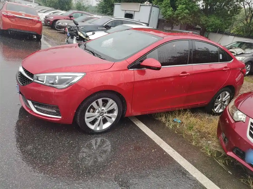 Chery Arrizo 5