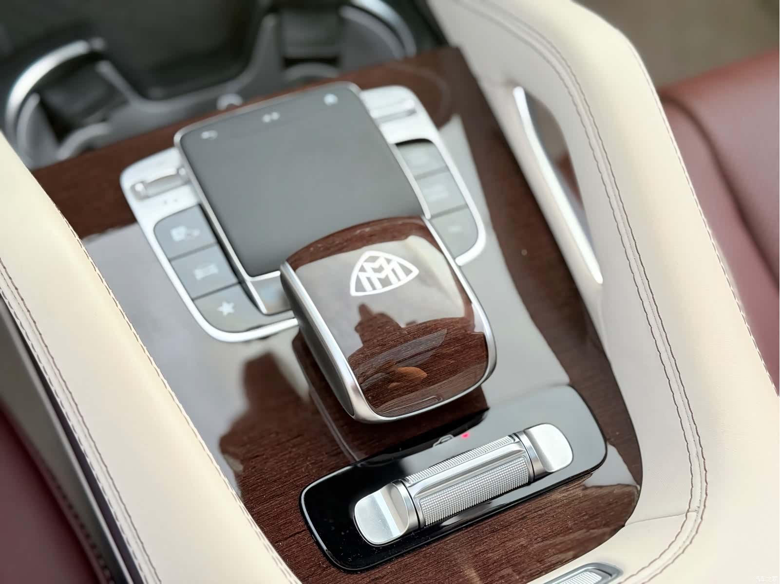 Maybach GLS, 2023 16