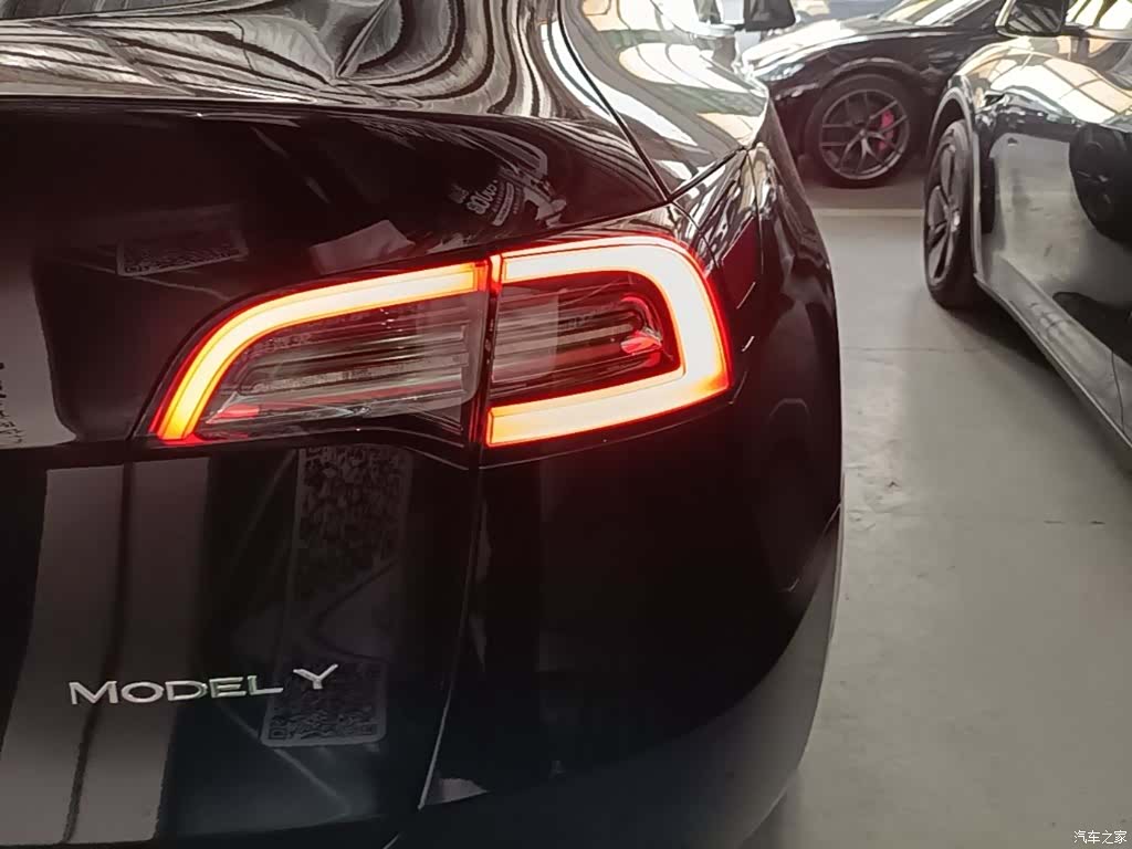 Tesla Model Y, 2023 8