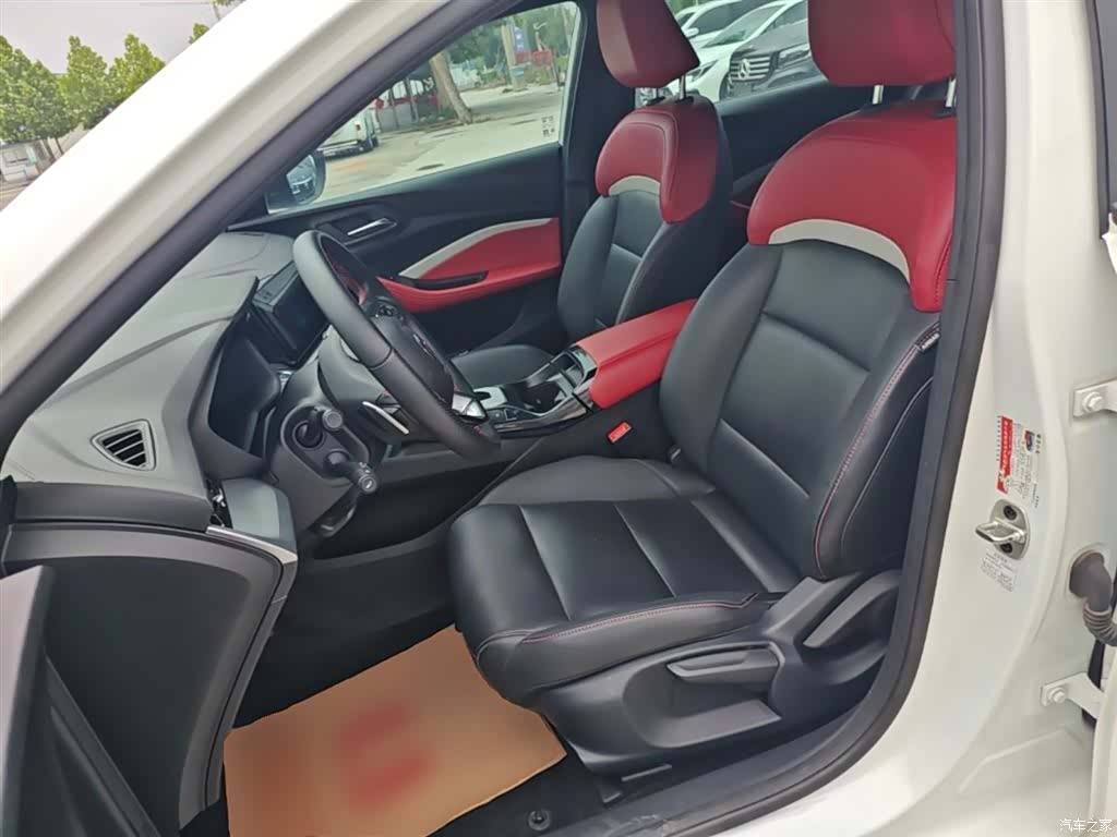 MG MG5, 2023 15