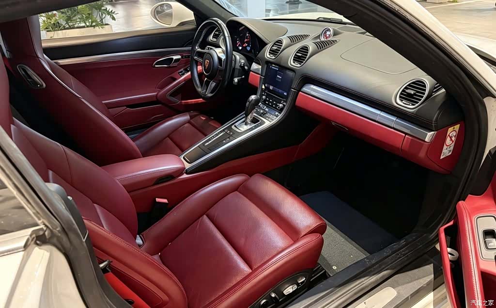 Porsche Cayman, 2018 9