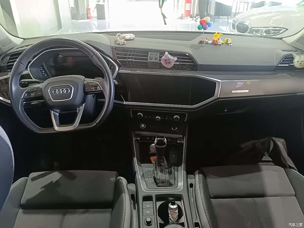 Audi Q3, 2023 10
